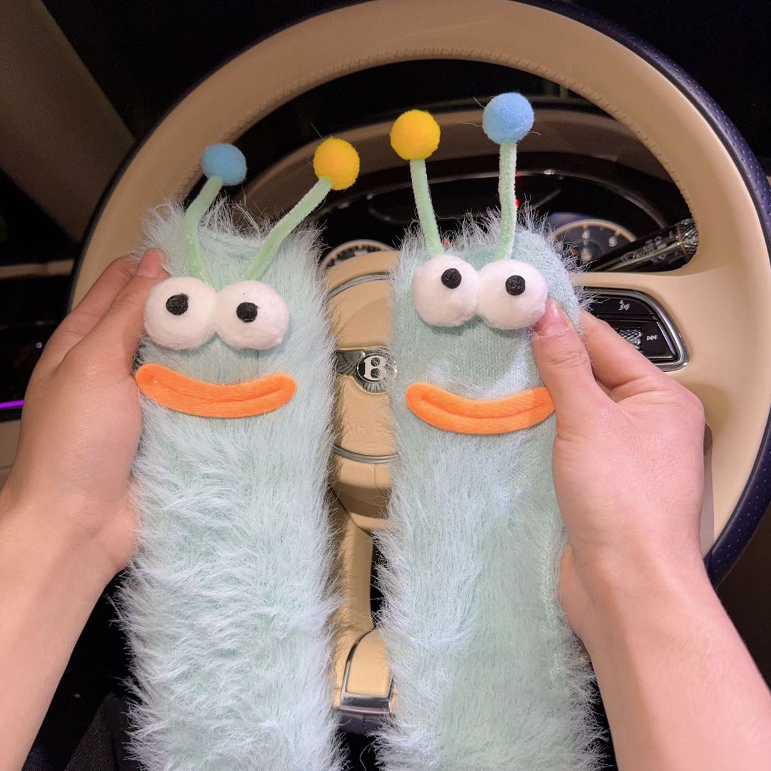 Coral velvet three-dimensional quirky socks